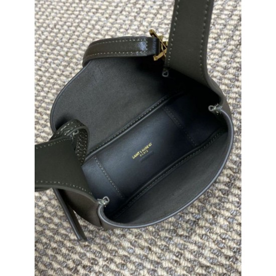 Replica Borsa hobo mini morbida YSL Saint Laurent Le 5 À 7 Caffè Chiaro Imitazioni Falso