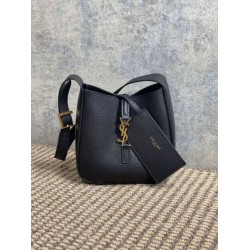 Replica Borsa hobo mini morbida YSL Saint Laurent Le 5 À 7 Nera Imitazioni Falso