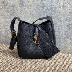 Replica Borsa hobo mini morbida YSL Saint Laurent Le 5 À 7 Nera Imitazioni Falso