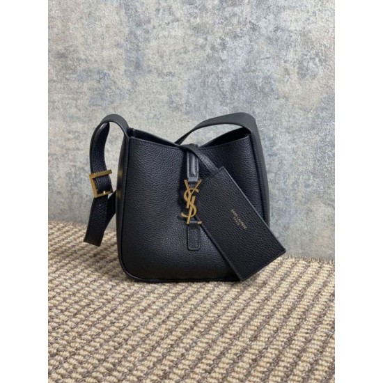 Replica Borsa hobo mini morbida YSL Saint Laurent Le 5 À 7 Nera Imitazioni Falso Replica Borsa hobo mini morbida YSL Saint Laurent Le 5 À 7 Nera Imitazioni Falso