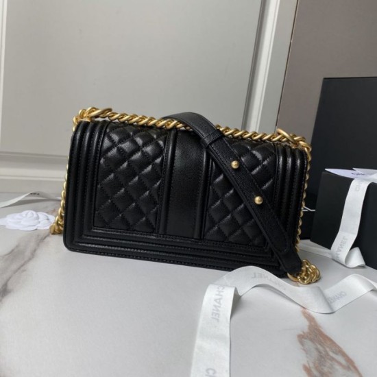 Replica Borsa Chanel Boy Flap Classic A67086 in pelle di vitello martellata con finiture in oro opaco nera Imitazioni Falso