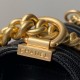 Replica Borsa Chanel Boy Flap Classic A67086 in pelle di vitello martellata con finiture in oro opaco nera Imitazioni Falso