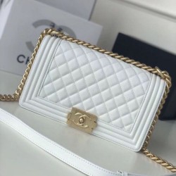 Replica Borsa Chanel Boy Flap Classic A67086 Pelle di vitello granata hardware oro/argento bianca Imitazioni Falso