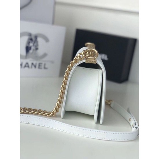 Replica Borsa Chanel Boy Flap Classic A67086 Pelle di vitello granata hardware oro/argento bianca Imitazioni Falso Replica Borsa Chanel Boy Flap Classic A67086 Pelle di vitello granata hardware oro/argento bianca Imitazioni Falso