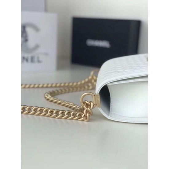 Replica Borsa Chanel Boy Flap Classic A67086 Pelle di vitello granata hardware oro/argento bianca Imitazioni Falso Replica Borsa Chanel Boy Flap Classic A67086 Pelle di vitello granata hardware oro/argento bianca Imitazioni Falso