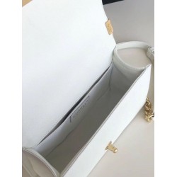 Replica Borsa Chanel Boy Flap Classic A67086 Pelle di vitello granata hardware oro/argento bianca Imitazioni Falso Replica Borsa Chanel Boy Flap Classic A67086 Pelle di vitello granata hardware oro/argento bianca Imitazioni Falso