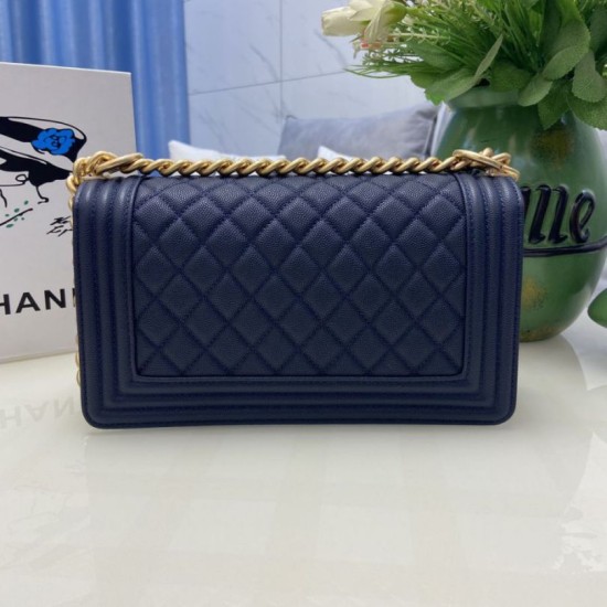 Replica Borsa Chanel Boy Flap Classic A67086 Pelle di vitello granata hardware oro/argento blu Imitazioni Falso Replica Borsa Chanel Boy Flap Classic A67086 Pelle di vitello granata hardware oro/argento blu Imitazioni Falso