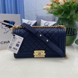 Replica Borsa Chanel Boy Flap Classic A67086 Pelle di vitello granata hardware oro/argento blu Imitazioni Falso