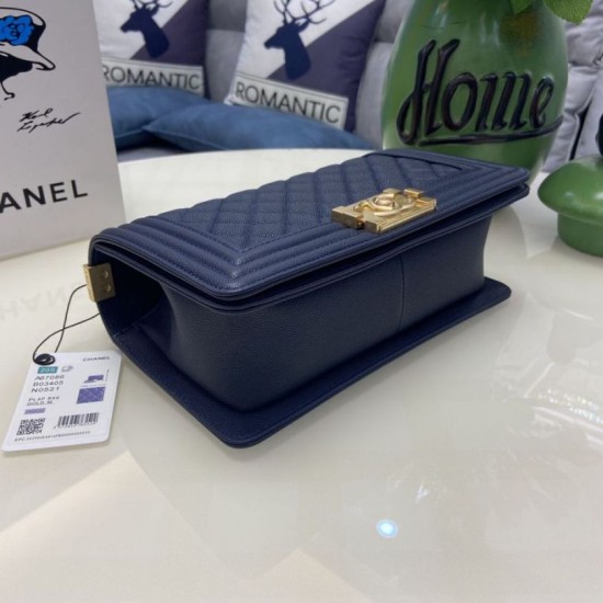 Replica Borsa Chanel Boy Flap Classic A67086 Pelle di vitello granata hardware oro/argento blu Imitazioni Falso Replica Borsa Chanel Boy Flap Classic A67086 Pelle di vitello granata hardware oro/argento blu Imitazioni Falso