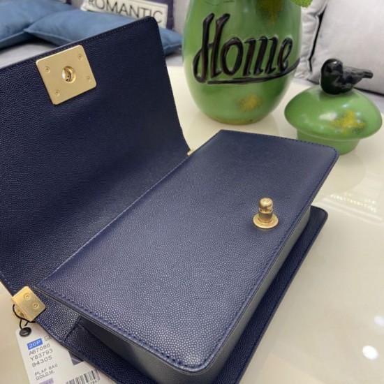 Replica Borsa Chanel Boy Flap Classic A67086 Pelle di vitello granata hardware oro/argento blu Imitazioni Falso Replica Borsa Chanel Boy Flap Classic A67086 Pelle di vitello granata hardware oro/argento blu Imitazioni Falso