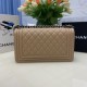 Replica Borsa Chanel Boy Flap Classic A67086 Pelle di vitello granata hardware oro/argento albicocca Imitazioni Falso Replica Borsa Chanel Boy Flap Classic A67086 Pelle di vitello granata hardware oro/argento albicocca Imitazioni Falso