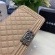 Replica Borsa Chanel Boy Flap Classic A67086 Pelle di vitello granata hardware oro/argento albicocca Imitazioni Falso Replica Borsa Chanel Boy Flap Classic A67086 Pelle di vitello granata hardware oro/argento albicocca Imitazioni Falso