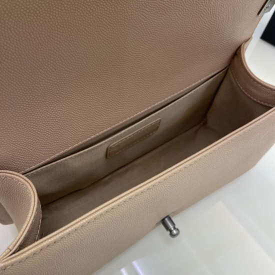 Replica Borsa Chanel Boy Flap Classic A67086 Pelle di vitello granata hardware oro/argento albicocca Imitazioni Falso Replica Borsa Chanel Boy Flap Classic A67086 Pelle di vitello granata hardware oro/argento albicocca Imitazioni Falso