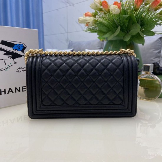 Replica Borsa Chanel Boy Flap Classic A67086 Pelle di vitello granata hardware oro/argento nera Imitazioni Falso Replica Borsa Chanel Boy Flap Classic A67086 Pelle di vitello granata hardware oro/argento nera Imitazioni Falso