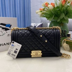 Replica Borsa Chanel Boy Flap Classic A67086 Pelle di vitello granata hardware oro/argento nera Imitazioni Falso