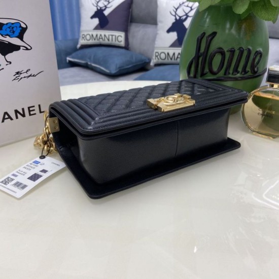 Replica Borsa Chanel Boy Flap Classic A67086 Pelle di vitello granata hardware oro/argento nera Imitazioni Falso Replica Borsa Chanel Boy Flap Classic A67086 Pelle di vitello granata hardware oro/argento nera Imitazioni Falso