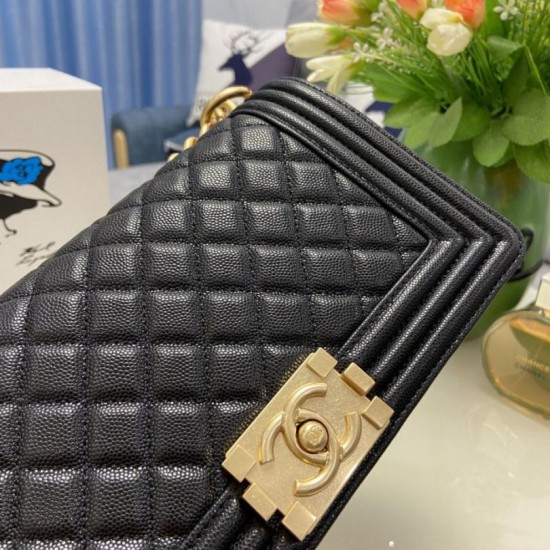 Replica Borsa Chanel Boy Flap Classic A67086 Pelle di vitello granata hardware oro/argento nera Imitazioni Falso Replica Borsa Chanel Boy Flap Classic A67086 Pelle di vitello granata hardware oro/argento nera Imitazioni Falso