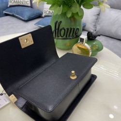 Replica Borsa Chanel Boy Flap Classic A67086 Pelle di vitello granata hardware oro/argento nera Imitazioni Falso