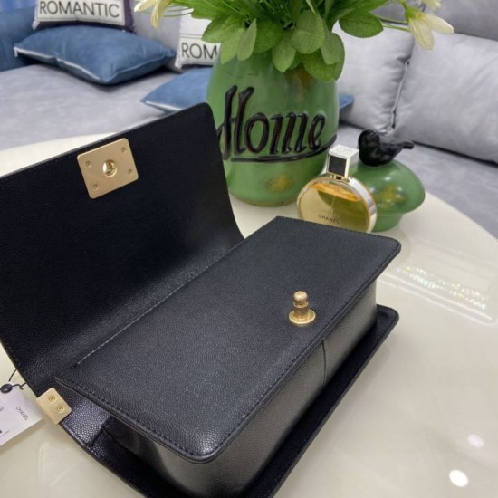 Replica Borsa Chanel Boy Flap Classic A67086 Pelle di vitello granata hardware oro/argento nera Imitazioni Falso Replica Borsa Chanel Boy Flap Classic A67086 Pelle di vitello granata hardware oro/argento nera Imitazioni Falso
