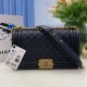 Replica Borsa Chanel Boy Flap Classic A67086 Pelle di vitello granata hardware bronzo nera Imitazioni Falso