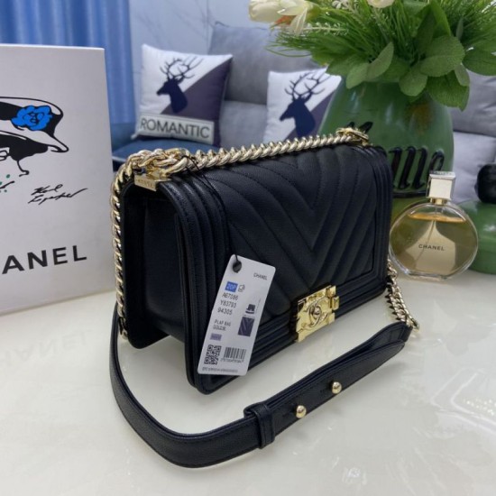 Replica Borsa Chanel Boy Flap Chevron A67086 Pelle di vitello granata hardware oro nera Imitazioni Falso