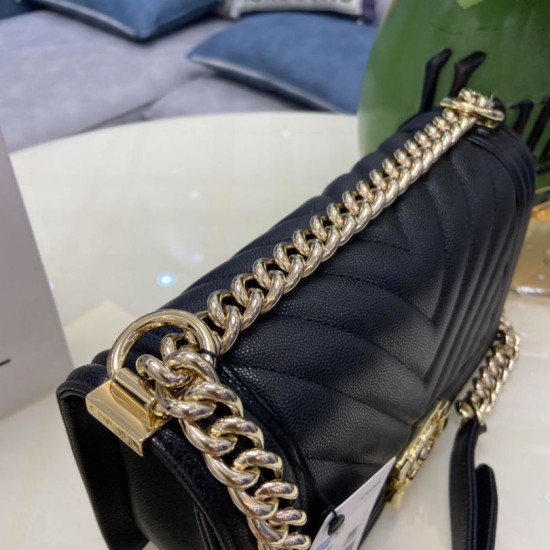 Replica Borsa Chanel Boy Flap Chevron A67086 Pelle di vitello granata hardware oro nera Imitazioni Falso