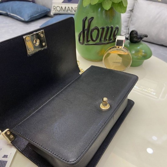 Replica Borsa Chanel Boy Flap A67086 Pelle di vitello granata finiture nere Imitazioni Falso