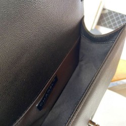 Replica Borsa Chanel Boy Flap A67086 Pelle di vitello granata finiture nere Imitazioni Falso