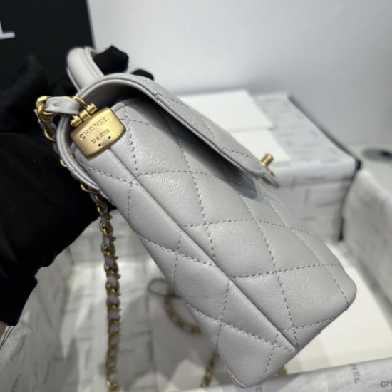 Replica Borsa Chanel 25P con patta e manico superiore AS5356 Beige Imitazioni Falso