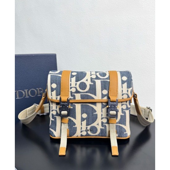 Replica Borsa a tracolla Dior Hit The Road con patta Dior Dior Oblique denim jacquard Blu Imitazioni Falso