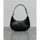 Replica Borsa a tracolla Celine Ava Triomphe Half Moon Nera Imitazioni Falso