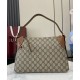 Replica Borsa a tracolla media Gucci serie GG Emblem 815216 Marrone Imitazioni Falso