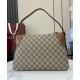 Replica Borsa a tracolla media Gucci serie GG Emblem 815216 Marrone Imitazioni Falso