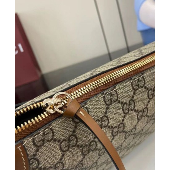 Replica Borsa a tracolla media Gucci serie GG Emblem 815216 Marrone Imitazioni Falso