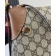 Replica Borsa a tracolla media Gucci serie GG Emblem 815216 Marrone Imitazioni Falso