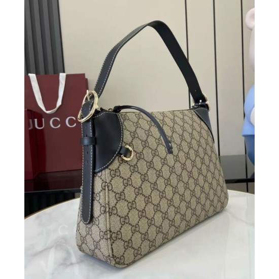 Replica Borsa a tracolla media Gucci serie GG Emblem 815216 Nera Imitazioni Falso