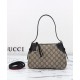 Replica Borsa a tracolla Gucci GG Emblem Piccola 815218 Marrone Imitazioni Falso