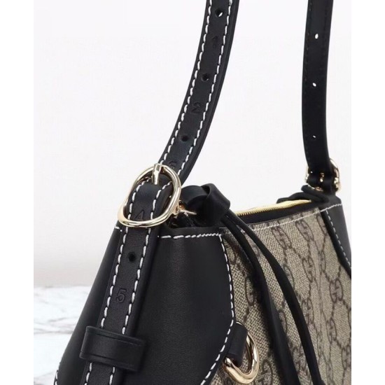 Replica Borsa a tracolla Gucci GG Emblem Piccola 815218 Marrone Imitazioni Falso