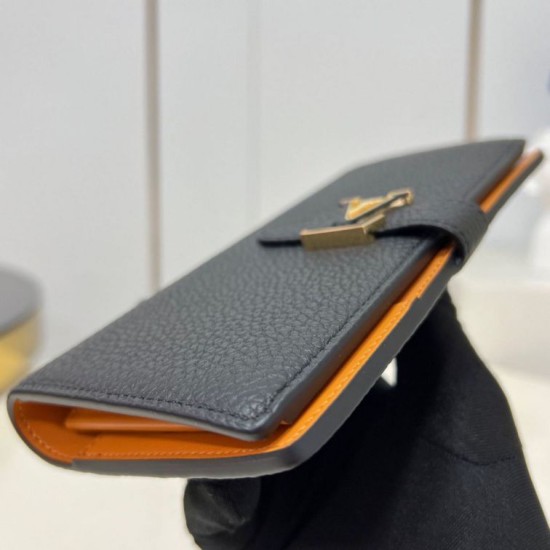 Miglior Falso Louis Vuitton LV Vertical Portafoglio Taurillon M81330 Economiche Premium