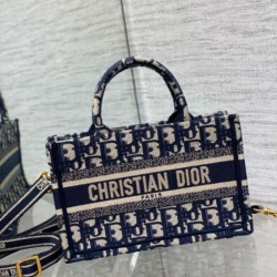 Migliore Repliche Borsa Dior Mini Book Tote con tracolla Ricamo Dior Oblique blu Economiche Outlet Online