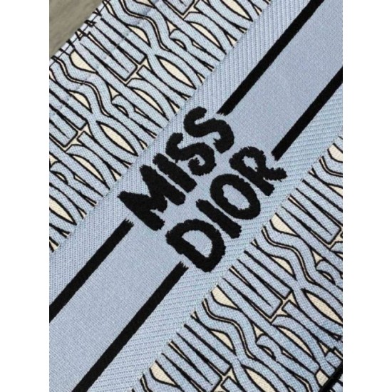 Borsa Dior Media Book Tote Bag Blu Miss Dior Allover Embroidery Replica originale di alta qualità Miglior Falso Borsa Dior Media Book Tote Bag Blu Miss Dior Allover Embroidery Economiche Premium