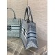 Borsa Dior Media Book Tote Bag Blu Miss Dior Allover Embroidery Replica originale di alta qualità Miglior Falso Borsa Dior Media Book Tote Bag Blu Miss Dior Allover Embroidery Economiche Premium