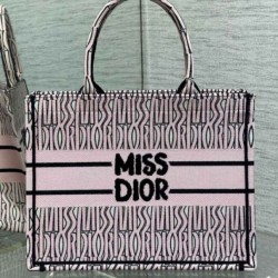 Replica perfetta Dior Medium Book Tote Bag Pink Miss Dior Allover Embroidery Imitazione Outlet Online