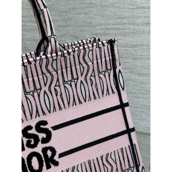 Perfette Qualità Repliche Dior Medium Book Tote Bag Pink Miss Dior Allover Embroidery Imitazione Replica perfetta Dior Medium Book Tote Bag Pink Miss Dior Allover Embroidery Imitazione Outlet Online