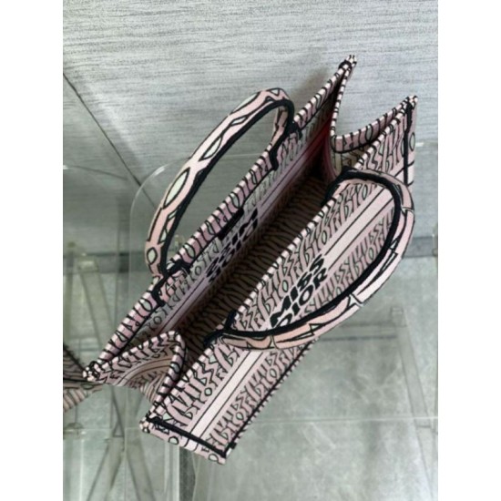Perfette Qualità Repliche Dior Medium Book Tote Bag Pink Miss Dior Allover Embroidery Imitazione Replica perfetta Dior Medium Book Tote Bag Pink Miss Dior Allover Embroidery Imitazione Outlet Online