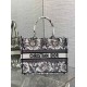 Replica perfetta Dior Medium Book Tote Bag Bianco Toile de Jouy Soleil Embroidery Imitazione Outlet Online