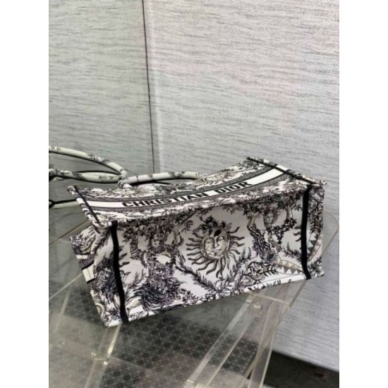 Replica perfetta Dior Medium Book Tote Bag Bianco Toile de Jouy Soleil Embroidery Imitazione Outlet Online