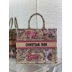 Migliore Repliche Borsa Dior grande Dioriviera Book Tote in rafia con ricamo Toile de Jouy Sauvage rosa Economiche Outlet Online