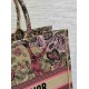 Migliore Repliche Borsa Dior grande Dioriviera Book Tote in rafia con ricamo Toile de Jouy Sauvage rosa Economiche Outlet Online