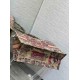 Migliore Repliche Borsa Dior grande Dioriviera Book Tote in rafia con ricamo Toile de Jouy Sauvage rosa Economiche Outlet Online